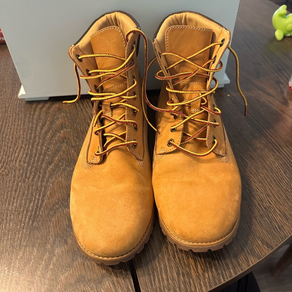 Timberland Womens 6 Inch Slim Wheat Nubuck Leather Boots A19GP Size 9.5